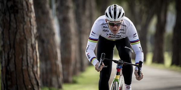 El campeón del mundo Mads Pedersen en la XXIX Playa de Palma Challenge Ciclista Mallorca