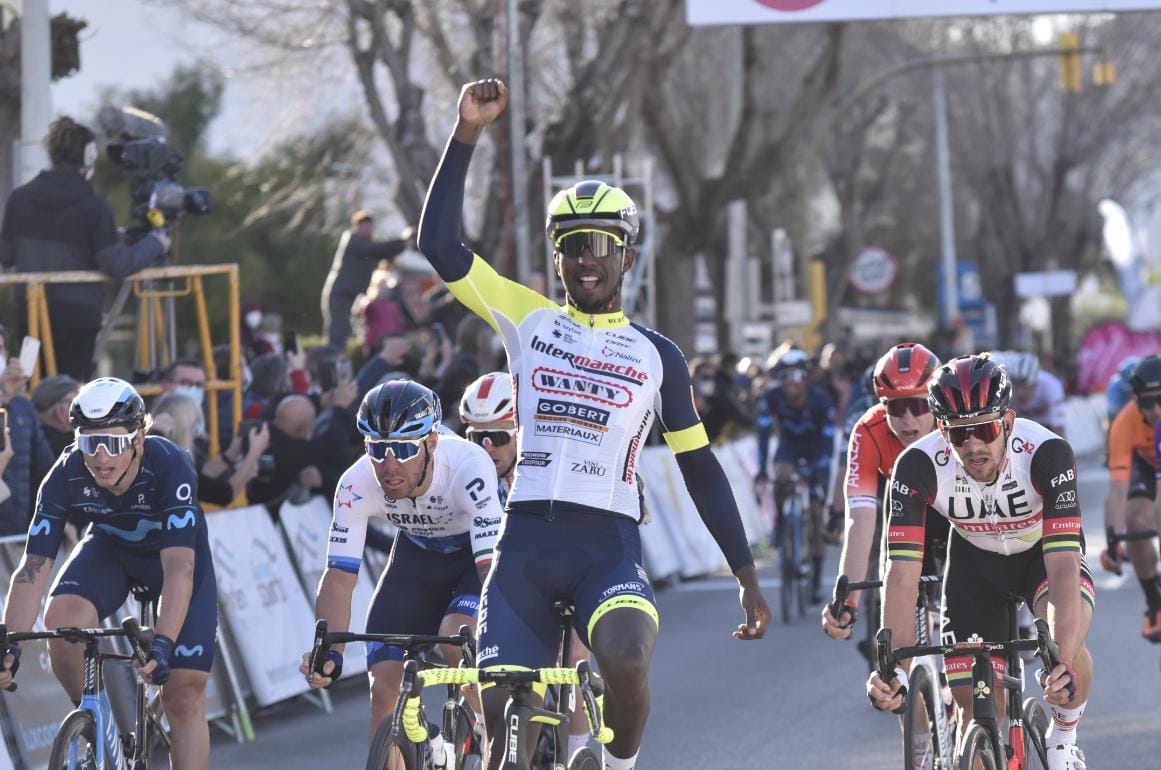 Biniam Girmay (Intermarché-Wanty-Gobe) gana al sprint el Trofeo Port d’Alcúdia